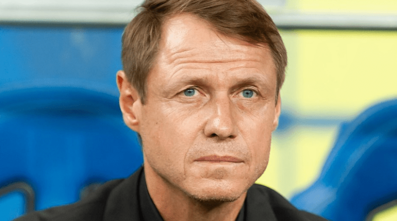 «Это не давление, а хаос»: экс-тренер «Спартака» рассказал о провале Кононова в московском клубе