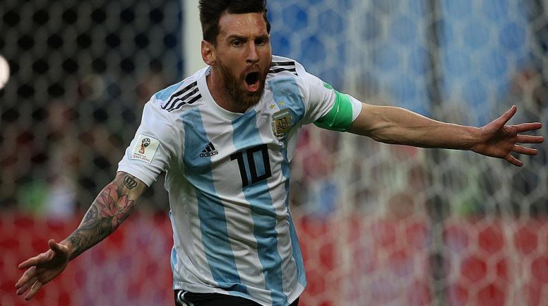 Аргентина разгромила Уругвай благодаря юбилейному голу Месси