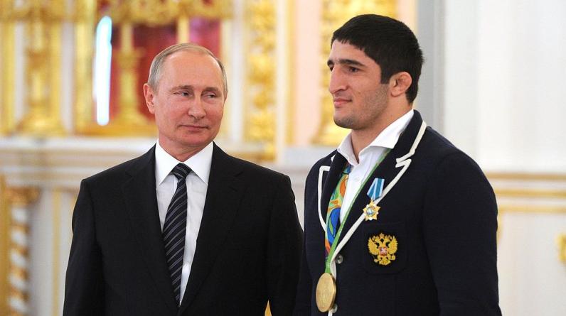 Российский борец Абдулрашид Садулаев стал пятикратным чемпионом мира