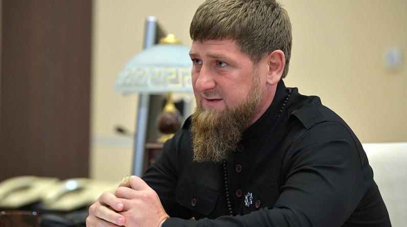 Рамзан Кадыров заставил извиниться чеченца, бросившего бутылку в русского бойца ММА