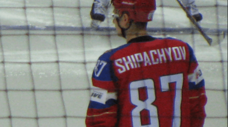 КХЛ не стала дисквалифицировать капитана «Динамо» Шипачева за удар соперника между ног