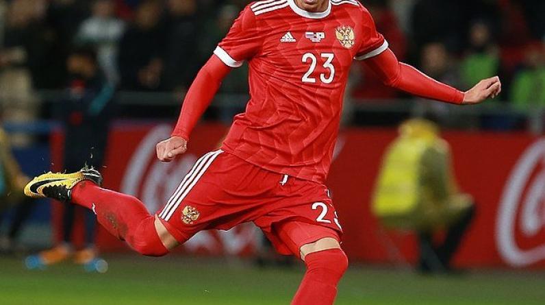 Дмитрий Тарасов сообщил о приостановке карьеры футболиста
