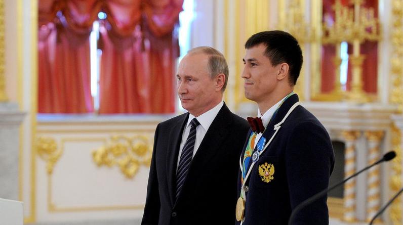 Россиянин Власов в третий раз завоевал «золото» чемпионата мира по греко-римской борьбе