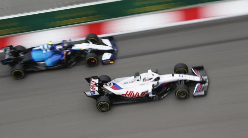 Партнер Мазепина Шумахер не смог завершить гонку Гран-при России в Сочи