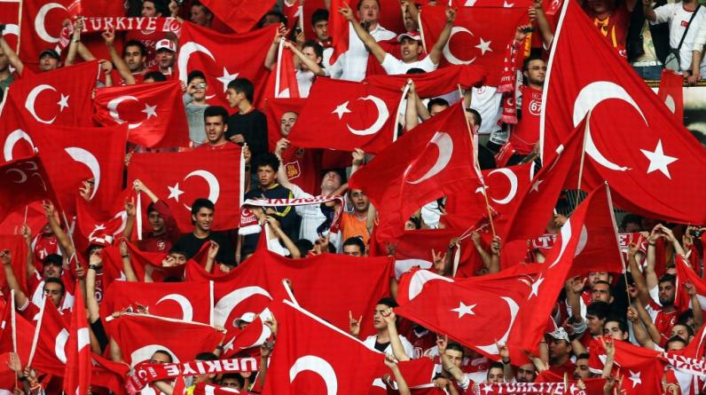 В Турции судья по ошибке досрочно закончил матч, но затем вернул игроков из душа, чтобы доиграть