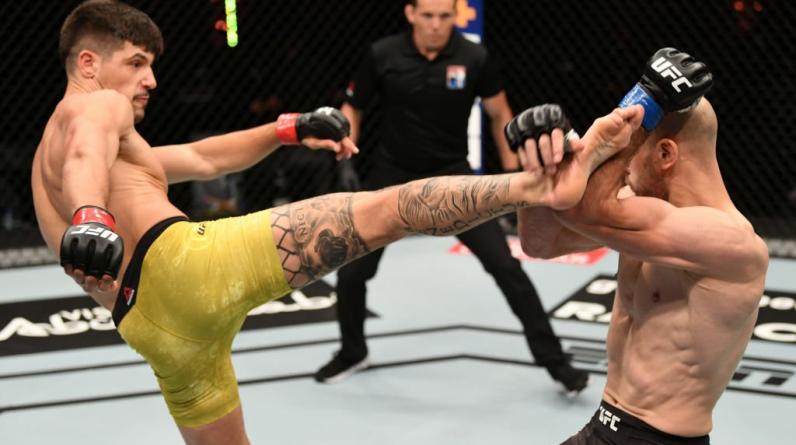 Альварес нокаутировал Мойзеса на турнире UFC Vegas 42