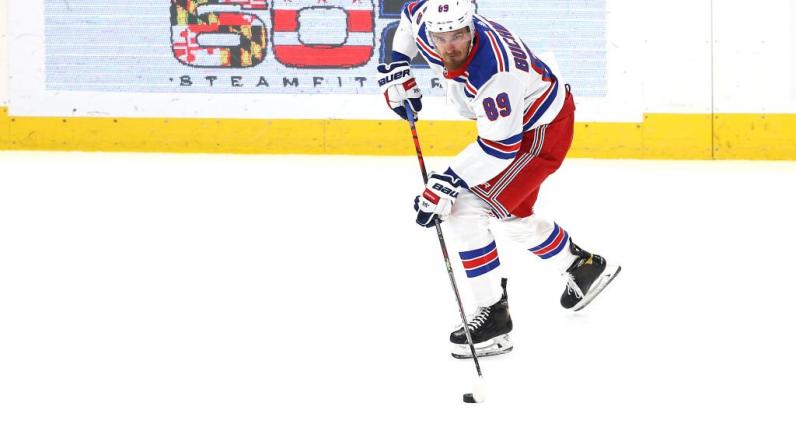 Российский форвард Бучневич признан второй звездой дня в НХЛ