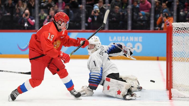 16-летний Мичков забросил дебютную шайбу за сборную России в стиле «лакросс»