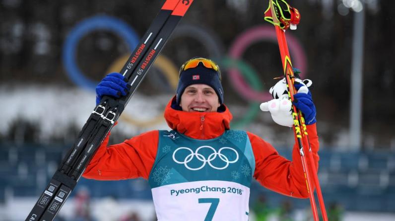 Олимпийский чемпион в лыжных гонках из Норвегии попал в больницу после нападения собак