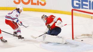 Гол и передача Панарина не принесли «Рейнджерс» победу над «Флоридой», Бобровский сделал 30 сэйвов Гол и передача Панарина не принесли «Рейнджерс» победу над «Флоридой», Бобровский сделал 30 сэйвов