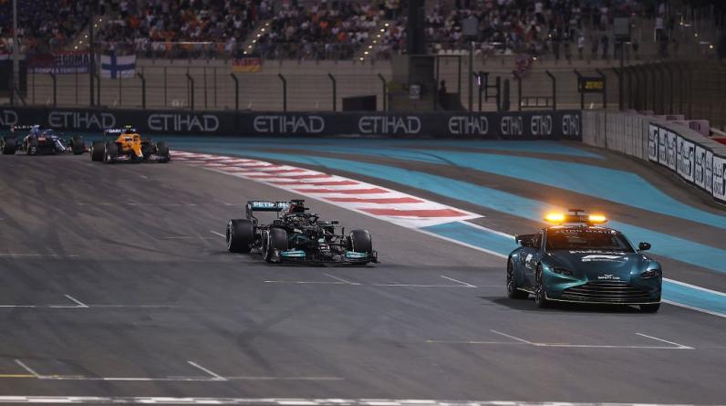 «Мерседес» подал два протеста по итогам гонки на Гран-при Абу-Даби