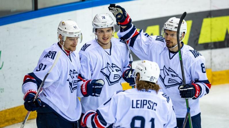 «Металлург» и «Трактор» стали первыми участниками плей-офф КХЛ в нынешнем сезоне