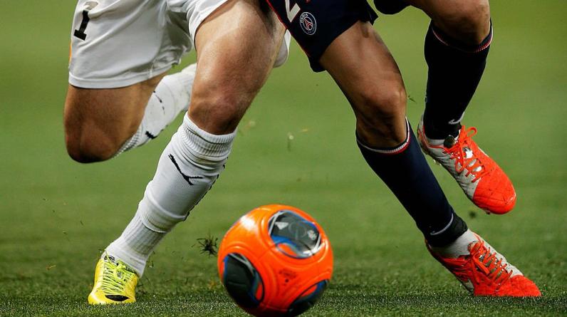 Во французском клубе 19 футболистов сдали положительные тесты на коронавирус