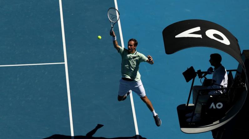 Циципас — Медведев: где смотреть, прогноз, онлайн-трансляция мужского полуфинала Australian Open