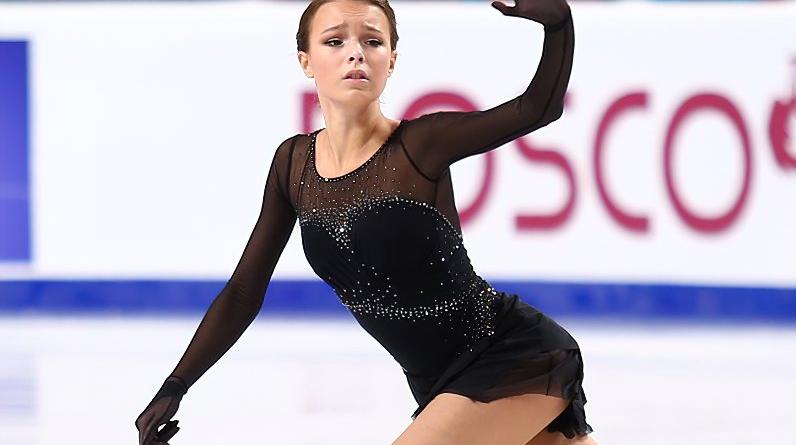 Щербакова представила новый показательный номер на чемпионате Европы в Таллине