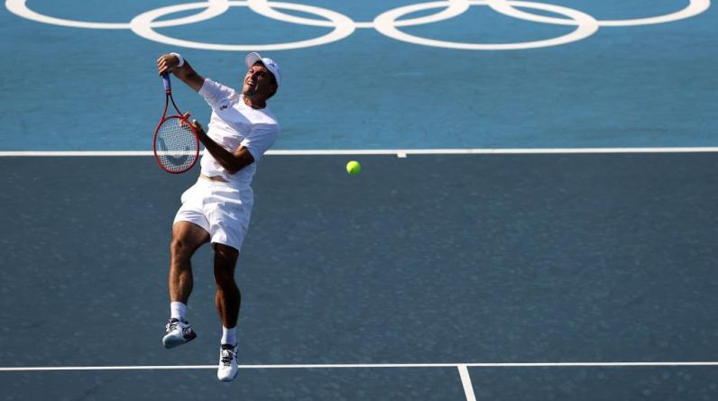 Карацев сломал ракетку в дебютном матче Australian Open