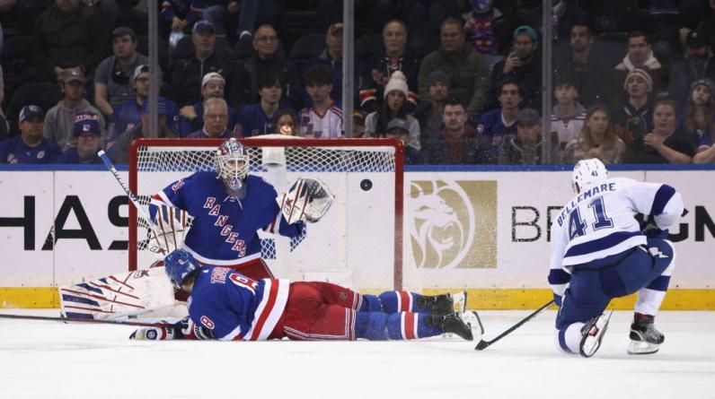 НХЛ признала голкипера «Рейнджерс» Шестеркина второй звездой дня