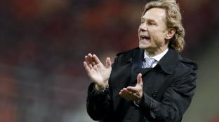 Карпин в Дубае встретился с игроками сборной России из «Зенита» Карпин в Дубае встретился с игроками сборной России из «Зенита»