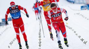 Устюгов и Клебо выступят в одном четвертьфинальном забеге спринта на ОИ-2022 Устюгов и Клебо выступят в одном четвертьфинальном забеге спринта на ОИ-2022