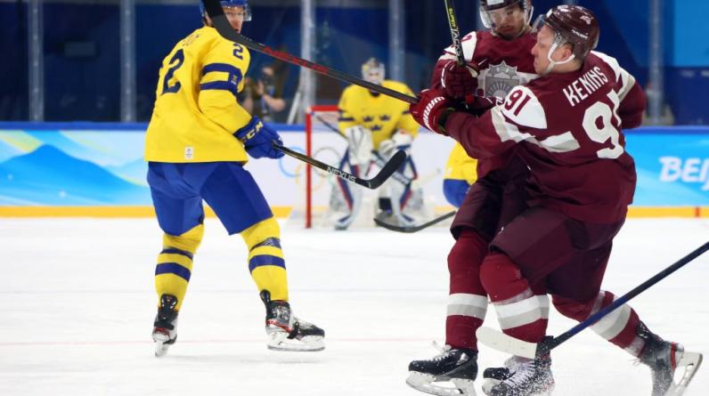 Сборная Швеции обыграла Латвию в хоккейном турнире Олимпиады в Пекине