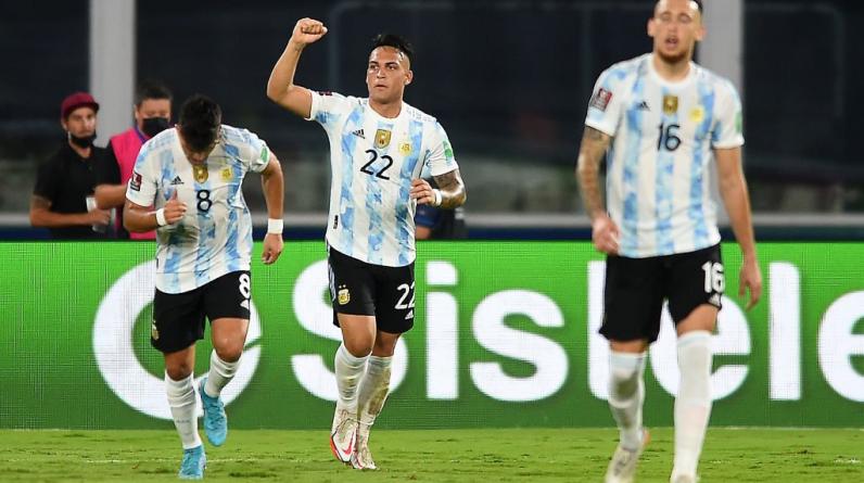 Аргентина обыграла Колумбию в отборе ЧМ-2022 и продлила серию без поражений до 29 матчей
