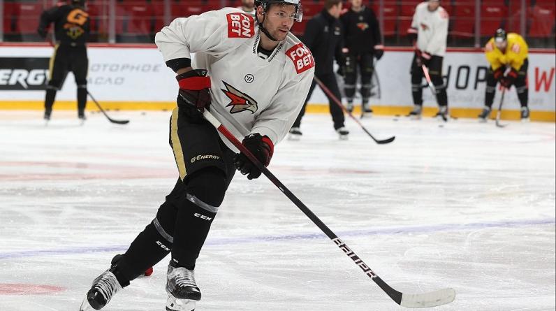 Нападающий «Авангарда» Толчинский намерен вернуться в НХЛ