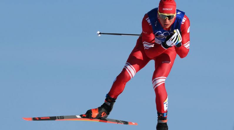Большунов впервые в карьере стал олимпийским чемпионом в скиатлоне, Спицов — второй
