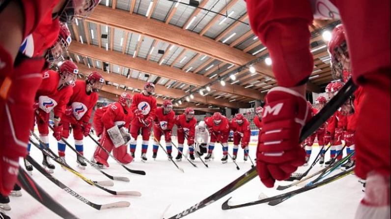 Шесть российских хоккеисток сдали положительные тесты на коронавирус перед Олимпиадой-2022