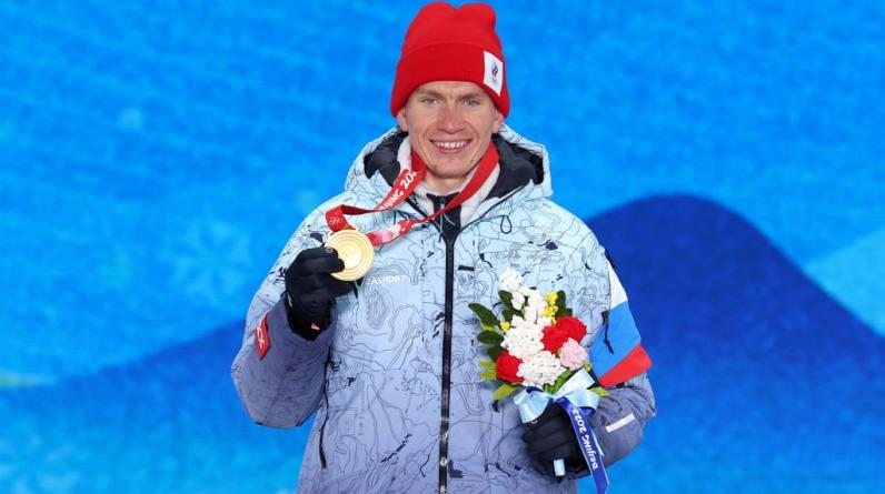 Кристина Резцова назвала Большунова королем после победы лыжника в скиатлоне на ОИ-2022