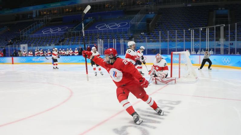 Семь игроков женской сборной России по хоккею заразились коронавирусом на ОИ-2022