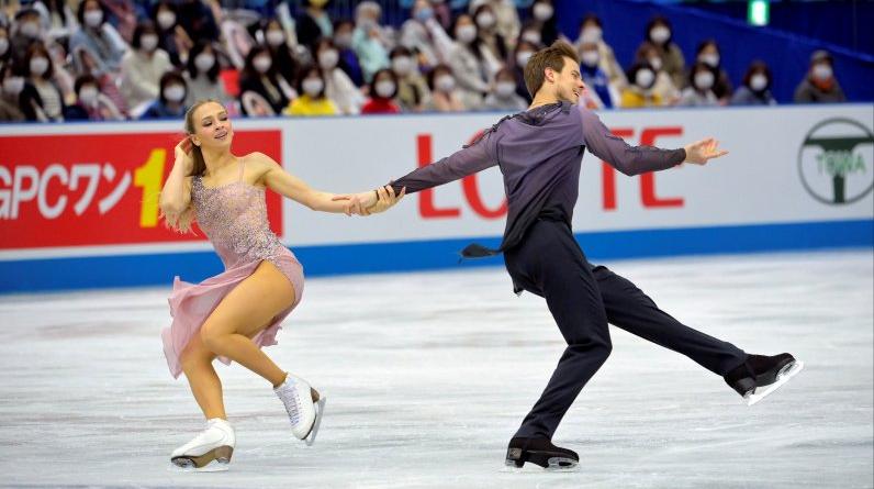Синицина и Кацалапов вышли на тренировку перед командным турниром на Олимпиаде в Пекине