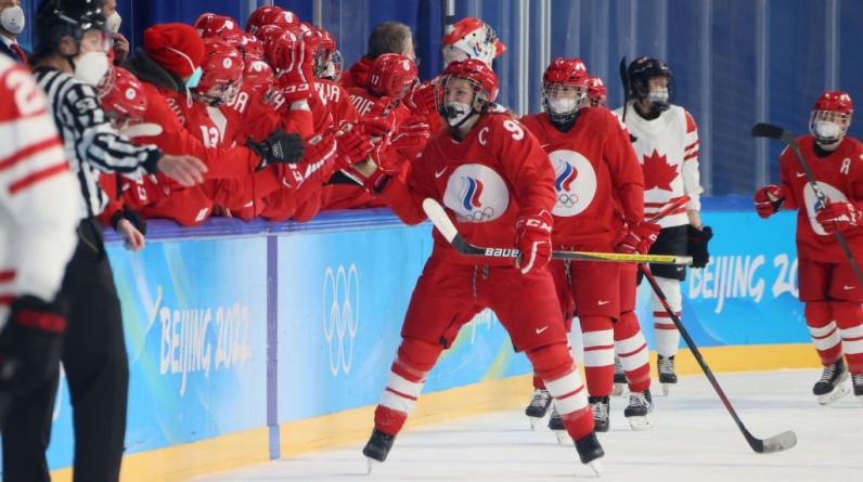 Российские хоккеистки без масок вышли на третий период матча с Канадой на ОИ-2022