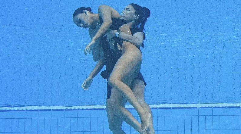 Американская синхронистка потеряла сознание под водой. Ее спасла тренер