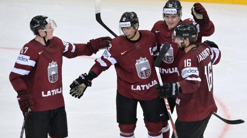 Латвийских хоккеистов и тренеров на родине ждет тюрьма за работу в России