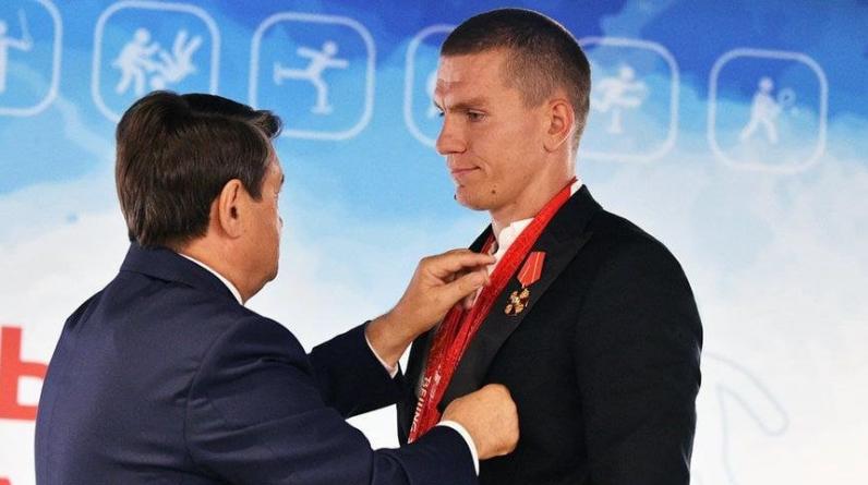 Большунову вручили орден Александра Невского за заслуги на Олимпиаде в Пекине