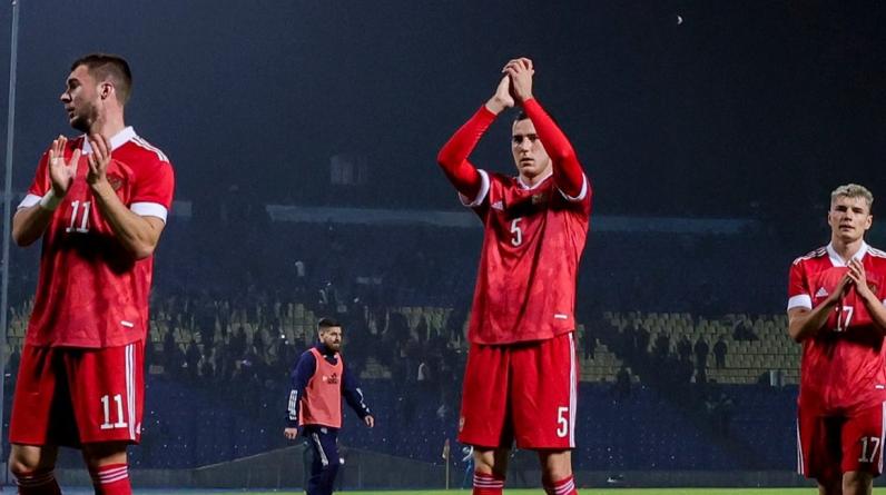 Якубович призвал футболистов сборной России уходить из спорта