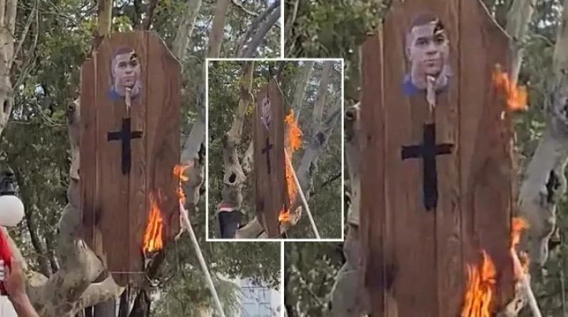 Аргентинские фанаты сожгли бумажный гроб с портретом Мбаппе. Дикое видео с улиц Буэнос-Айреса