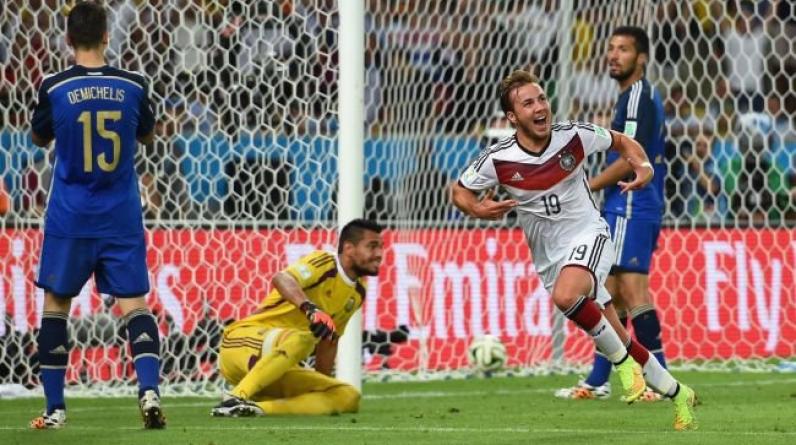 Видео дня: Марио Гётце отметил победу Аргентины с сыном. В 2014-м гол немца оставил Месси без кубка