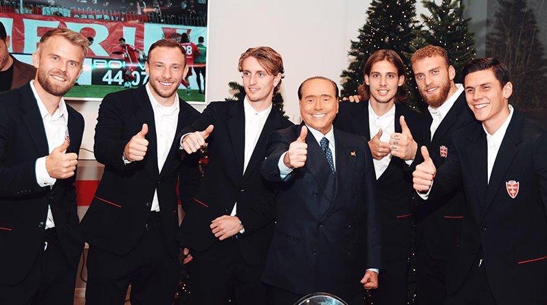 Берлускони обещал игрокам «Монцы» автобус проституток. Но только при одном условии