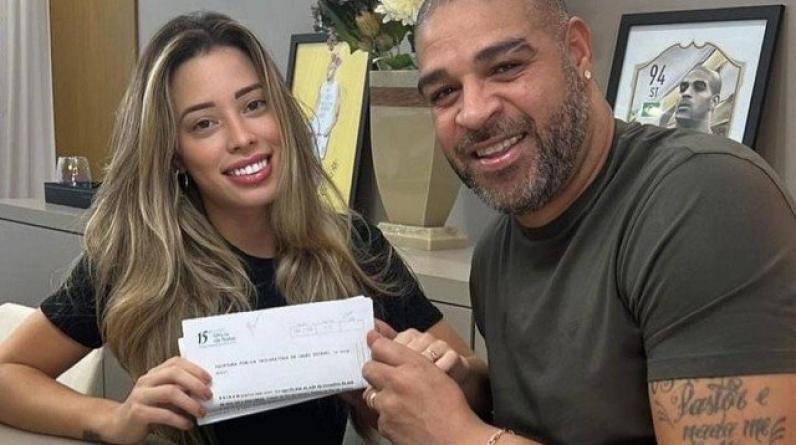 Экс-звезда Бразилии Адриано расстался с женой через 24 дня после свадьбы. Он уехал смотреть ЧМ
