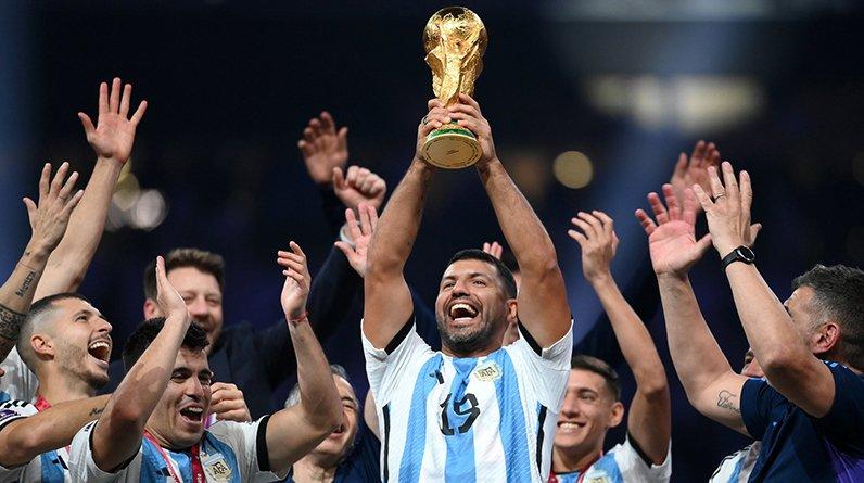 Агуэро получил золотую медаль за победу на ЧМ-2022: Аргентина нашла лазейку, чтобы наградить Куна