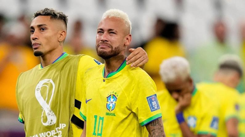 Экс-звезда сборной Бразилии нашел причину вылета команды с ЧМ-2022. Проблема в прическах