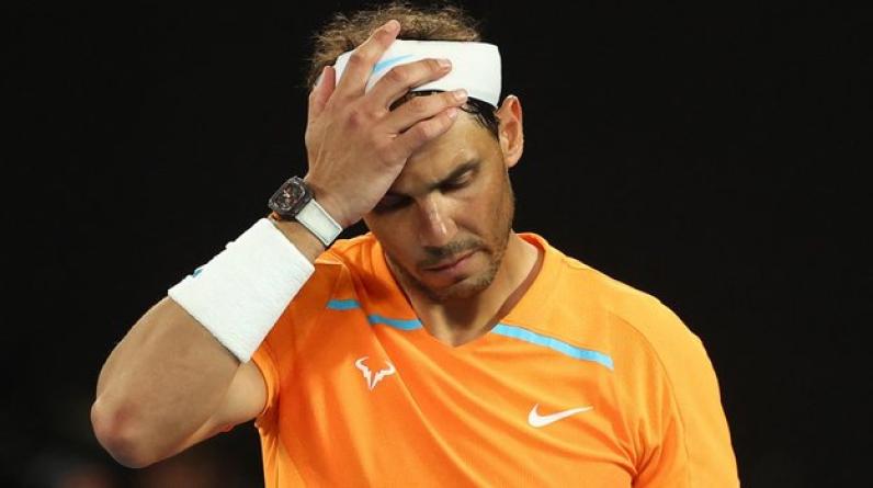 Надаль проиграл во втором круге Australian Open и выпадет из топ-5. У Рафы травма бедра